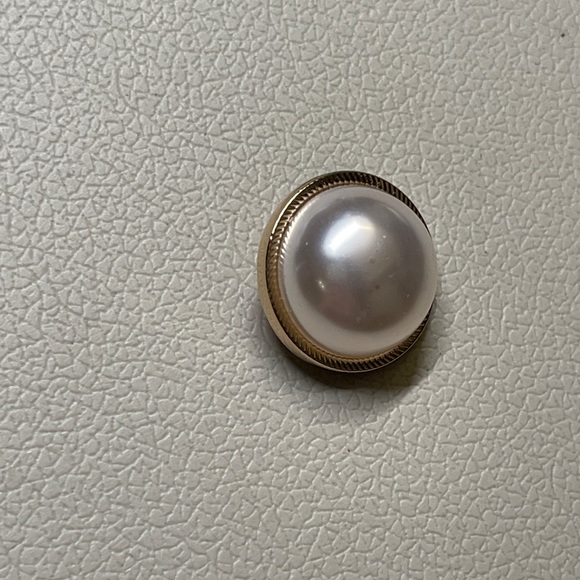 Authentic Chanel charm pearl gold - Picture 3 of 6